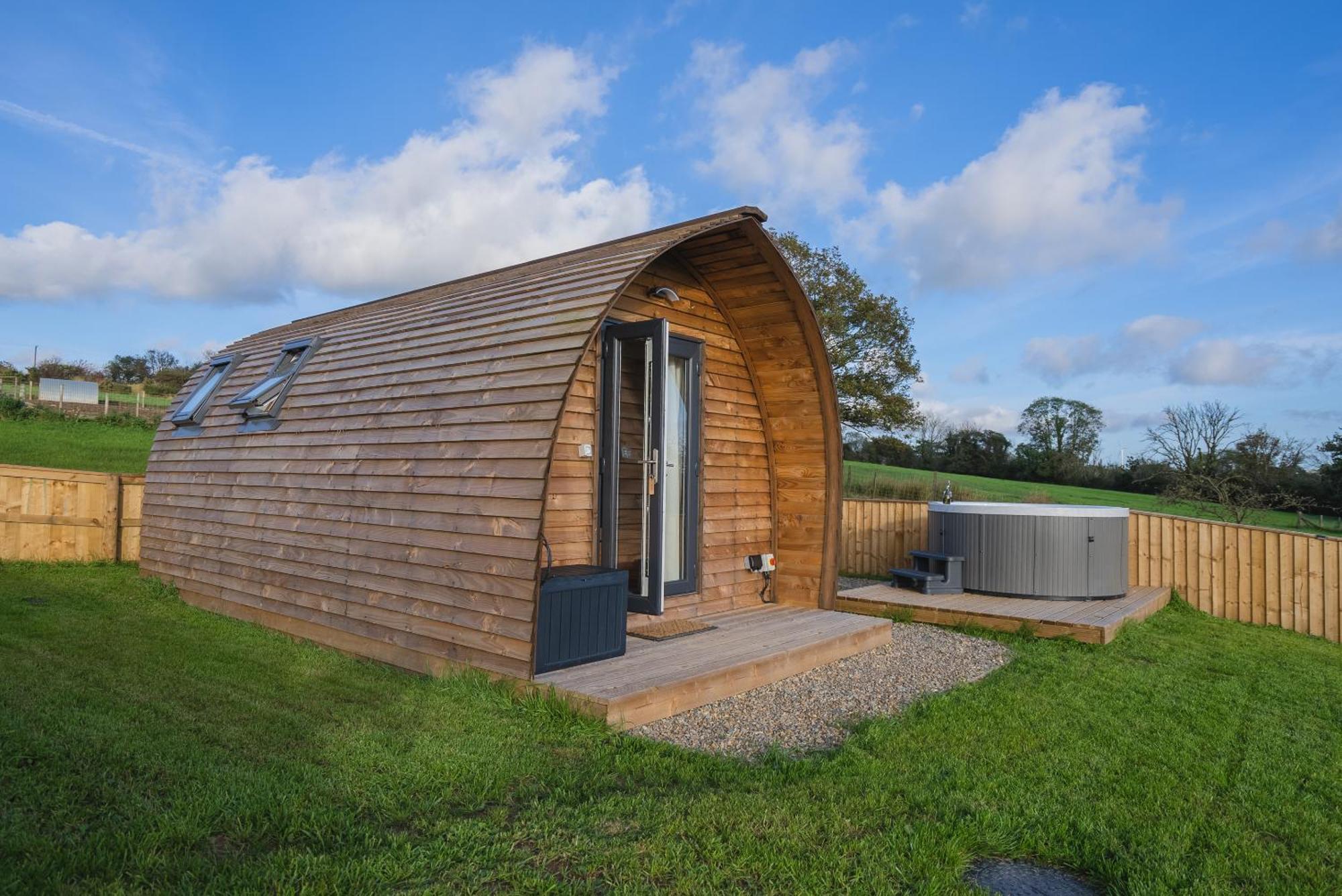 Rivendell Farm By Wigwam Holidays Carmarthen Rum bild